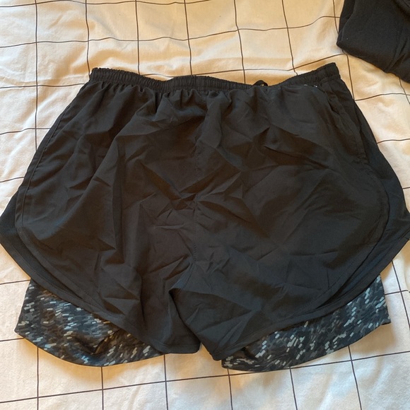 Nike running shorts women with attached shorts - Picture 2 of 11